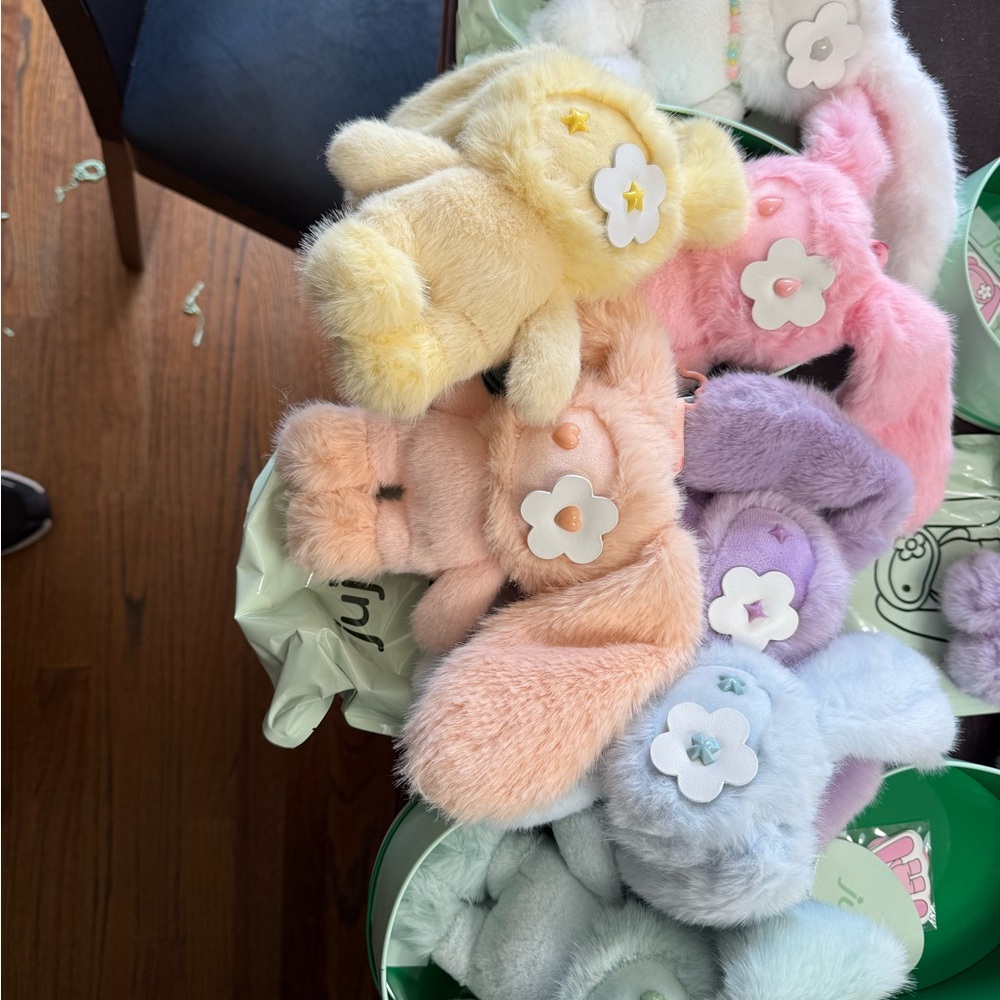 Plush limited edition juju Easter - Pastel Multi-Color - set of all seven colors